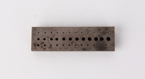 Flacher nieteinsatz nietblock - flacher,
