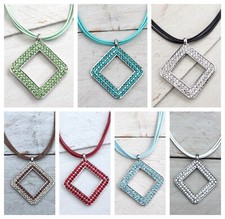 Halskette Modekette Kette 3-reihig, quaratischer Anhänger, Strass, Farbwahl NEU