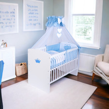 Babybett K2b-korN mit 10-tlg Komplett-Set Bettwäsche Matratze Nestchen Herzen bl