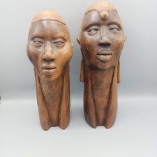 2  Afrikanische Büsten