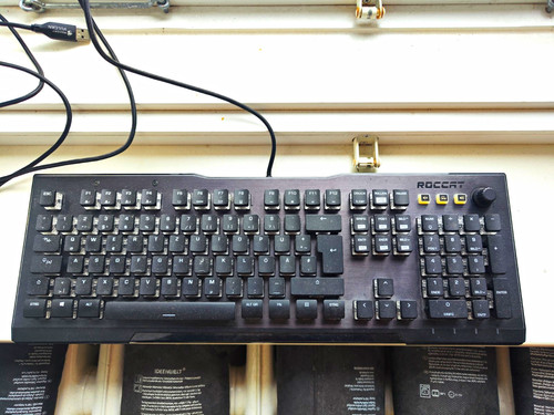 Roccat vulcan 121 - 121, aimo