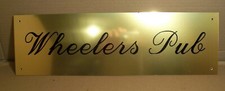 Schild Alu gold graviert "Wheelers Pub" 50x15 cm