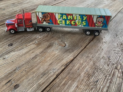 Tanklastzug family circus - tanklastzug, "family