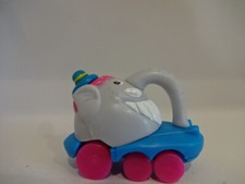 Miniatur Tiere auf Rollfahrzeug / Grauer Zirkus Elefant