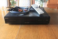 Sony DVD Recorder RDR-HX717 mit Fernbedienung und Bedienungsanleitung