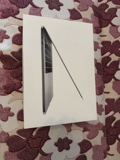 Verpackung MacBook Pro i7