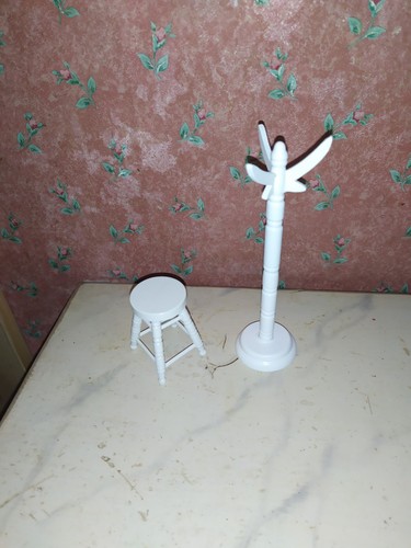 Nostalgie-Hocker+Kleiderständ