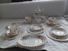 Royal Albert Porzellan Bone China Jubilee Rose Kaffeeservice 19 Teile