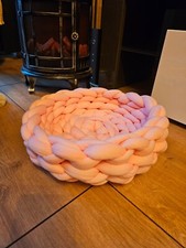 Gewickeltes Bett rund Wolle