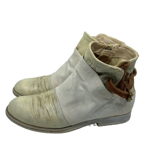 White leather suede - 98,