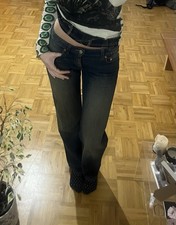 Weekday Arrow Low Straight