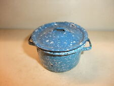 b Puppenstube Kaufmannladen Blechspielzeug Topf Blau Weiß emailliert Emaille alt