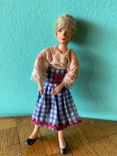 Frau schleich puppe - ,