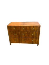 Biedermeierkommode in Nussbaum 1820