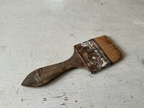 Alter kleiner pinsel - kleiner,