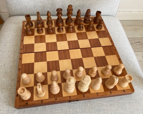Schach schachbrett mit figuren - schach,