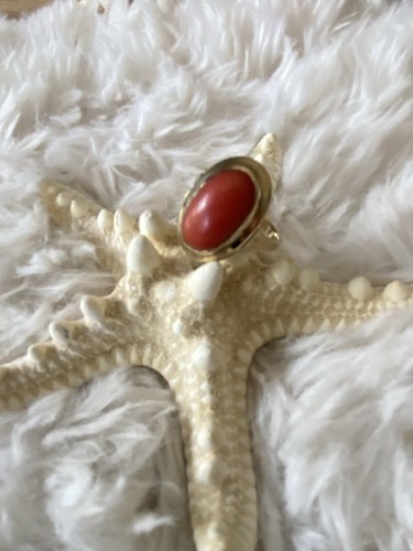 Goldring mit echtem - echtem, korallen