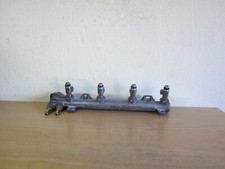 VW Golf 4 Einspritzleiste /