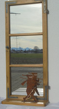 Spiegelfenster mit Ablage