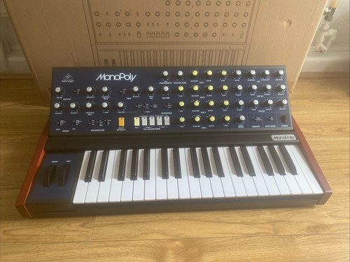 Behringer monopoly synthesizer - behringer,