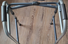 Gehhilfe für Senioren klappbar & verstellbar Farbe : Silber - grau ( Alippi )