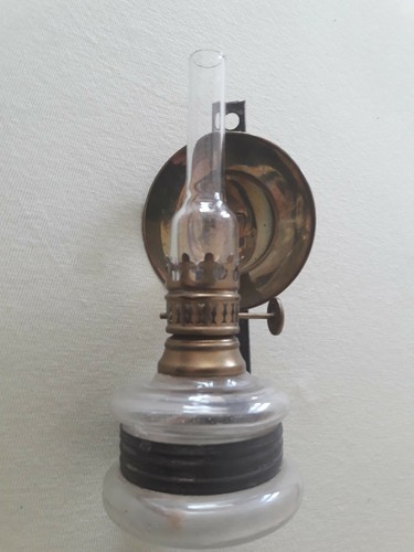 Alte wandpetroleumlampe mit - alte,