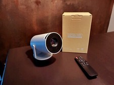 Portabler Beamer hy300