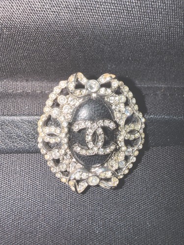 Elegantes chanel lederhalsband - chanel,