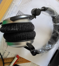 Kopfhörer mit kabel Beyerdynamic DT660 ( Kopfbügel defekt, Audiosysteme ok.)