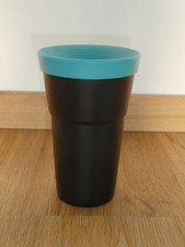 KAHLA Kaffeebecher to go mit Trinkdeckel Porzellan schwarz / türkis 0,5 Liter