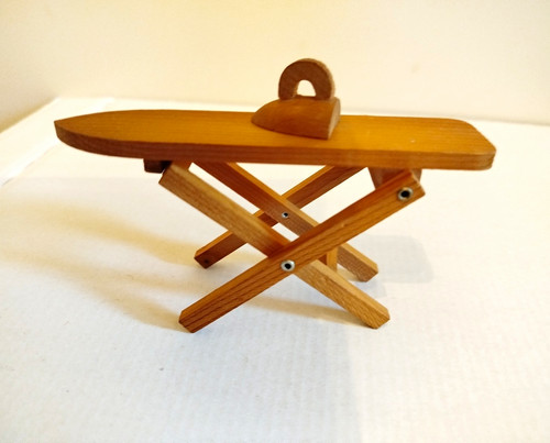 Altes miniatur holzspielzeug - altes, miniatur-holzspielzeug