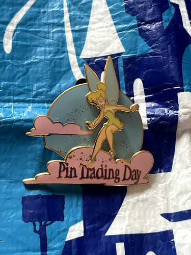 Disneyland paris disney - paris, pin
