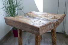 Alter uriger Designertisch