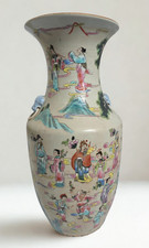 Antike chinesische Porzellanvase im Famille Rose Qianlong handbema