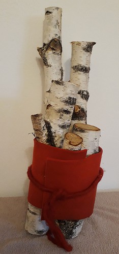 Deko aus birkenholz und - deko, rotem