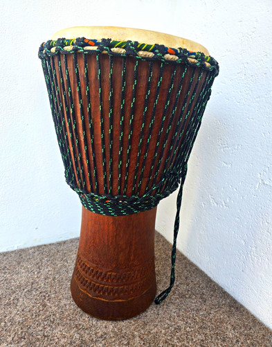 Djembe trommel aus holz - trommel,