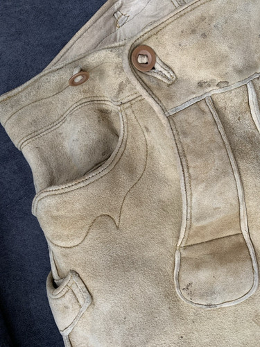 Alte kurze helle lederhose - alte,