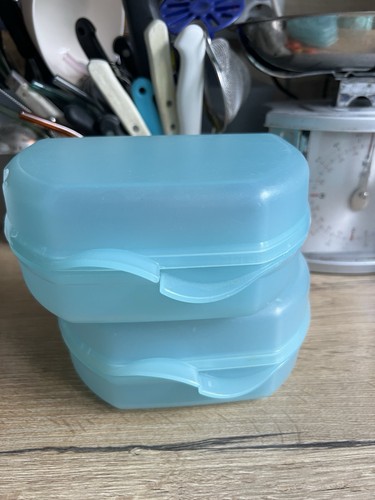 Tupperware snacky - tupperware, "snacky"