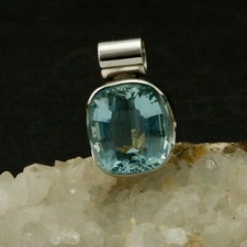 Moderner Aquamarin Anhänger