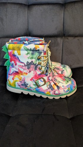 Irregular choice walk - 35, the