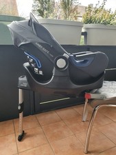 Britax Römer Babyschale + Docking-Station + New-Born-Einsatz (alles gebraucht)