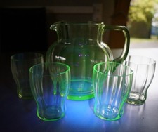 Uranglas Uranglas Karaffe Saftkrig mit 4 Gläsern