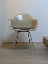 Charles & Ray Eames Vitra DAX Stuhl für Herman Miller Fiberglas parchment creme