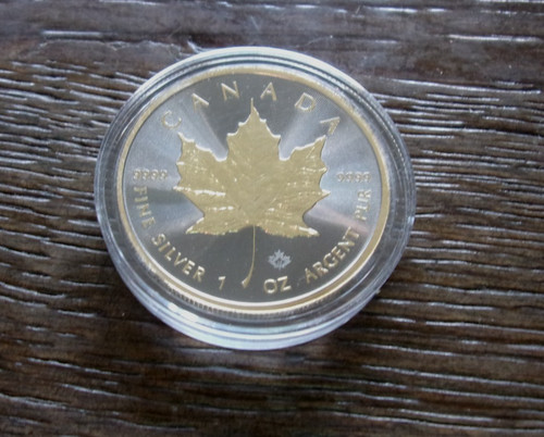 Maple leaf 2022 - leaf, oz