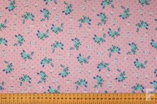 Rosen & Pin Spots Blumenmuster – Bedruckter Poly-Baumwollstoff - FRÜHJAHRSAKTION