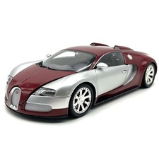 Minichamps 100110851 Bugatti Veyron Sportwagen Bj.2009 weinrot, OVP, 1:18, D013
