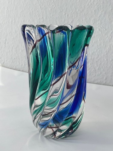 Gerippte geschwungene vase - geschwungene,