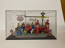 Mini-Rama Tankstelle mit Porsche - Diorama in Box Hongwell 1/43