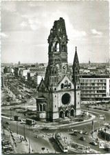 Foto-AK BERLIN Ruine Gedächtniskirche, Tauentzien, DEFAKA, Straßenbahn 50er