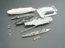 8 Schiffe/Kriegsschiffe